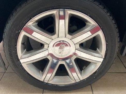 Used 2018 Cadillac Escalade ESV Luxury image 39