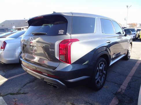 Used 2024 Hyundai Palisade SEL w/ Premium Package image 4