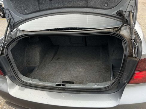 Used 2010 BMW 335i xDrive Sedan image 10