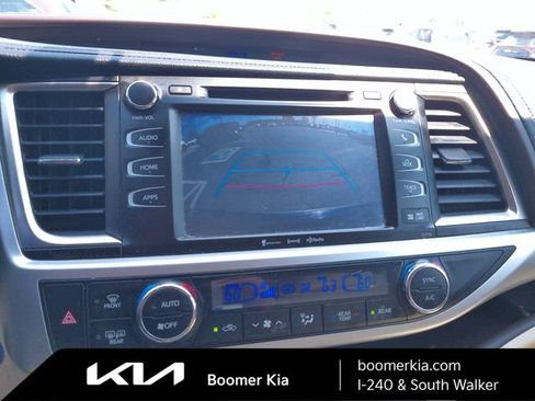 Used 2016 Toyota Highlander XLE AWD/4WD image 11