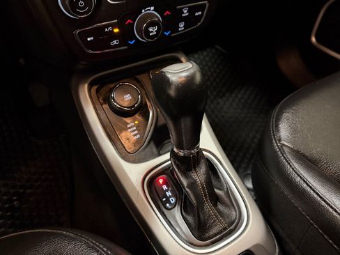 Used 2019 Jeep Compass Latitude w/ Cold Weather Group AWD/4WD image 28