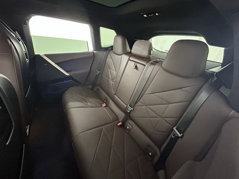 Used 2025 BMW iX xDrive50 image 33