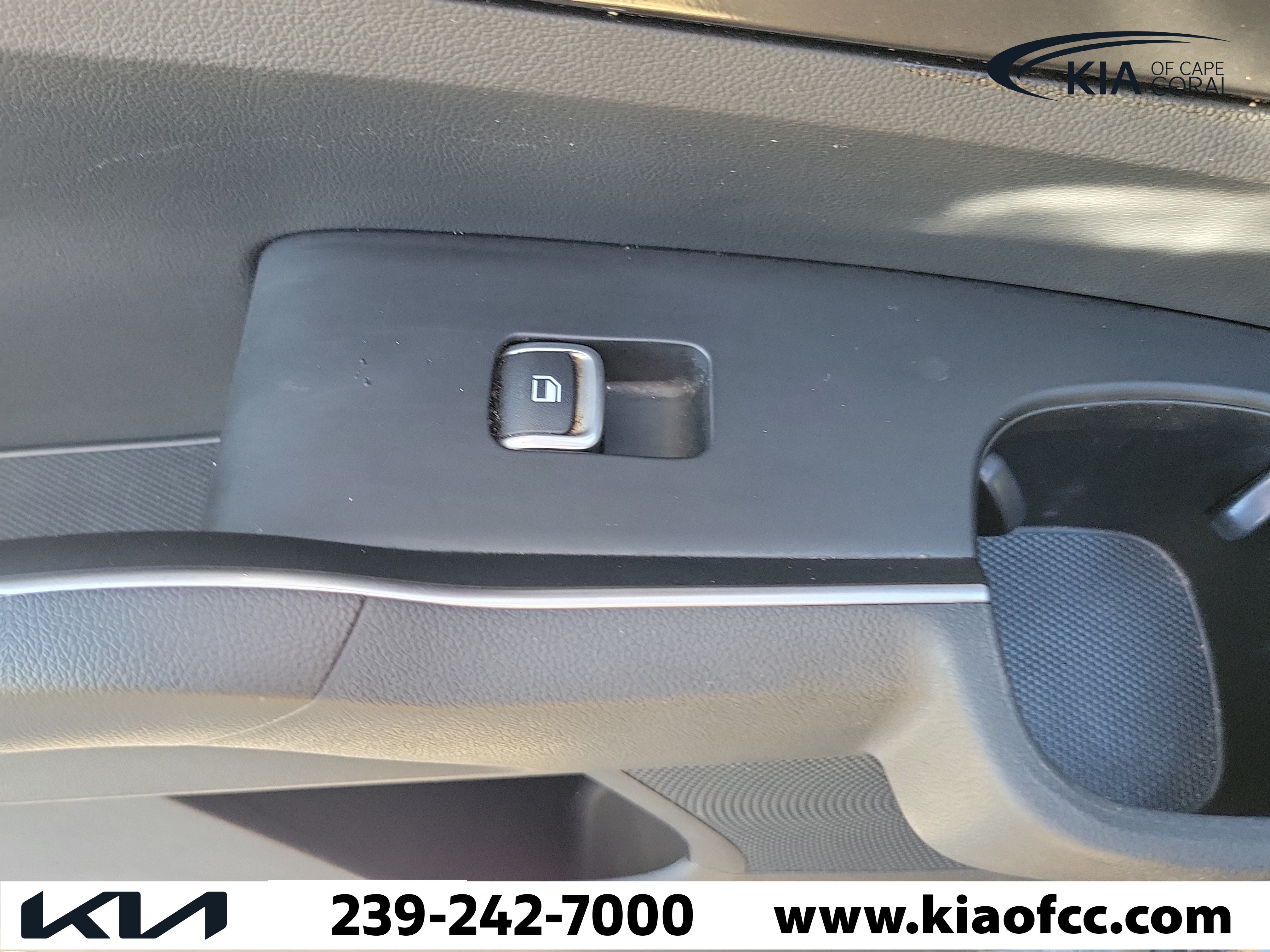 Used 2022 Kia Sorento LX FWD image 15
