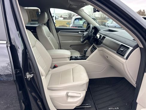 Certified 2023 Volkswagen Atlas SE w/ Black Wheel Package image 39
