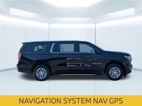 Used 2023 Chevrolet Suburban LT image 7