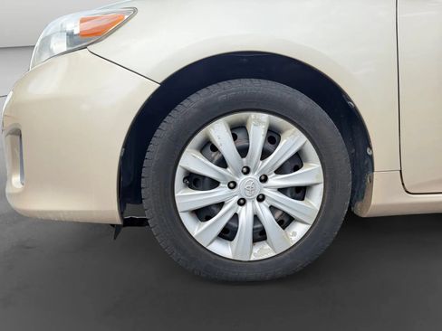 Used 2012 Toyota Corolla LE FWD image 9