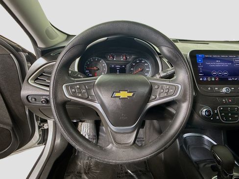 Used 2022 Chevrolet Malibu LT image 13