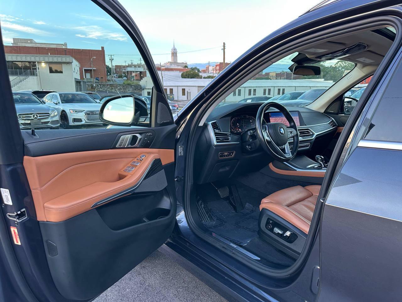 Used 2020 BMW X7 xDrive40i w/ Premium Package AWD/4WD image 13