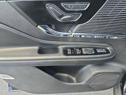 Used 2022 Lincoln Corsair FWD image 14