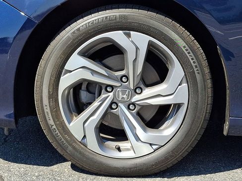 Used 2020 Honda Accord EX image 8