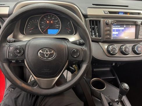 Used 2014 Toyota RAV4 LE image 16
