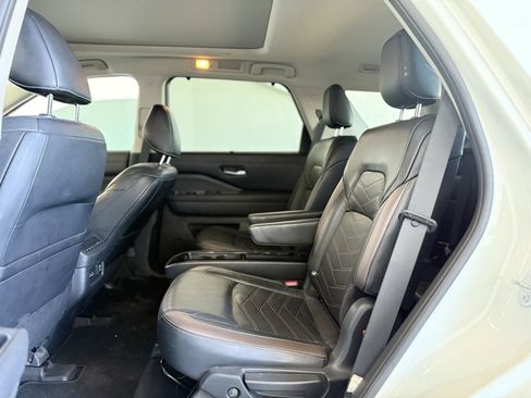 Used 2022 Nissan Pathfinder Platinum w/ Cargo Package image 22