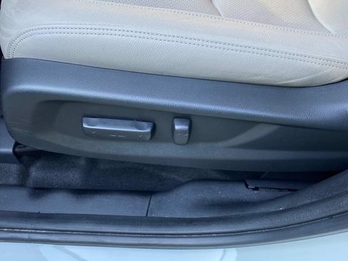 Used 2019 Honda HR-V Touring image 14