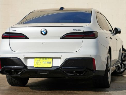 Used 2023 BMW 760i xDrive w/ Executive Package AWD/4WD image 5