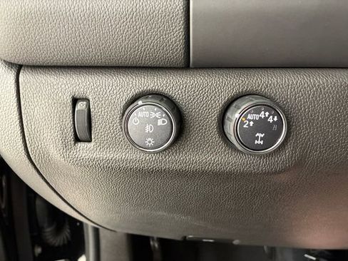 Used 2022 Chevrolet Colorado LT w/ LT Convenience Package AWD/4WD image 28