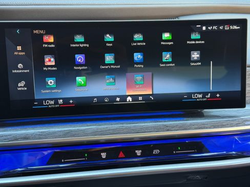 Used 2024 BMW i7 xDrive60 AWD/4WD image 28
