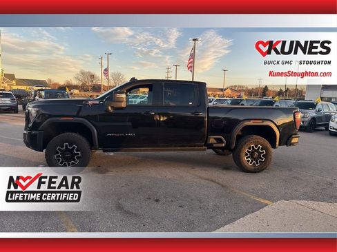 Used 2024 GMC Sierra 2500 AT4X image 8