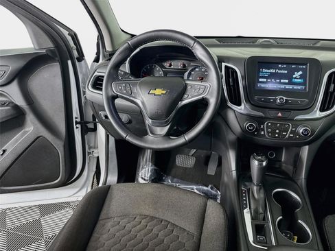 Used 2018 Chevrolet Equinox LT FWD image 22