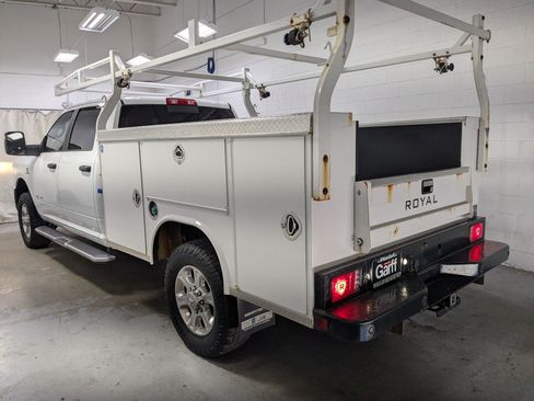 Used 2024 RAM 3500 Big Horn w/ Level 2 Equipment Group AWD/4WD image 9