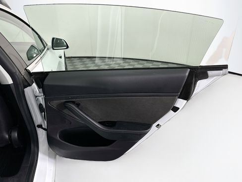 Used 2019 Tesla Model 3 Long Range image 28