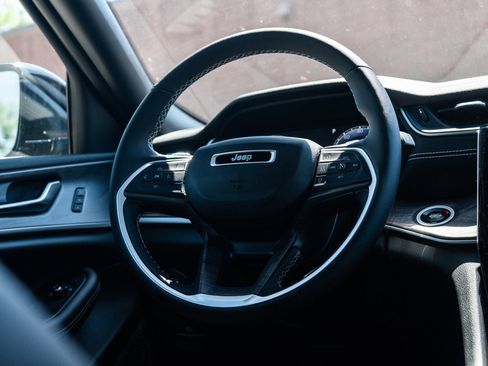 New 2025 Jeep Grand Cherokee L Limited w/ Trailer Tow Package image 16