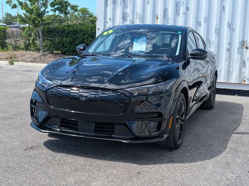 Used 2025 Ford Mustang Mach-E Premium w/ Sport Appearance Package image 7