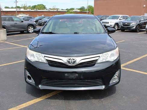 Used 2012 Toyota Camry XLE FWD image 3