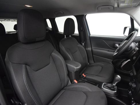 Used 2023 Jeep Renegade Latitude w/ Premium Group AWD/4WD image 19