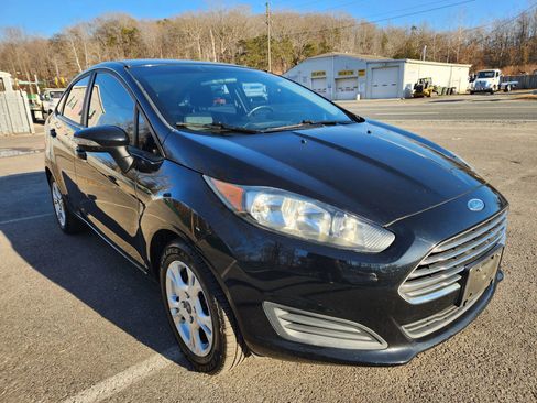 Used 2016 Ford Fiesta SE image 3