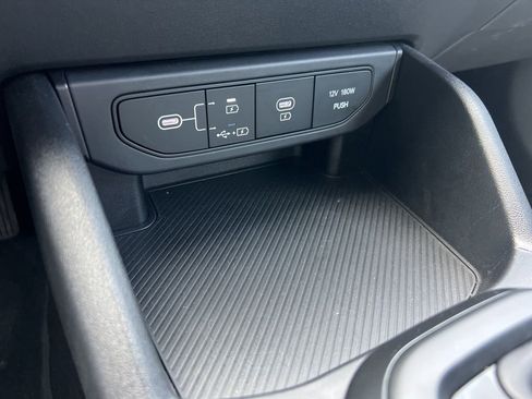 Used 2025 Kia K4 LXS image 44