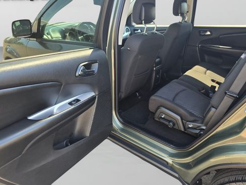 Used 2016 Dodge Journey SE w/ Flexible Seating Group FWD image 22
