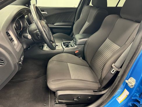 Used 2023 Dodge Charger GT image 4