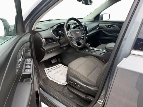 Used 2021 Chevrolet Traverse LT FWD image 11