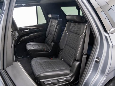 Used 2021 Cadillac Escalade Sport Platinum w/ LPO, ONYX Package image 21