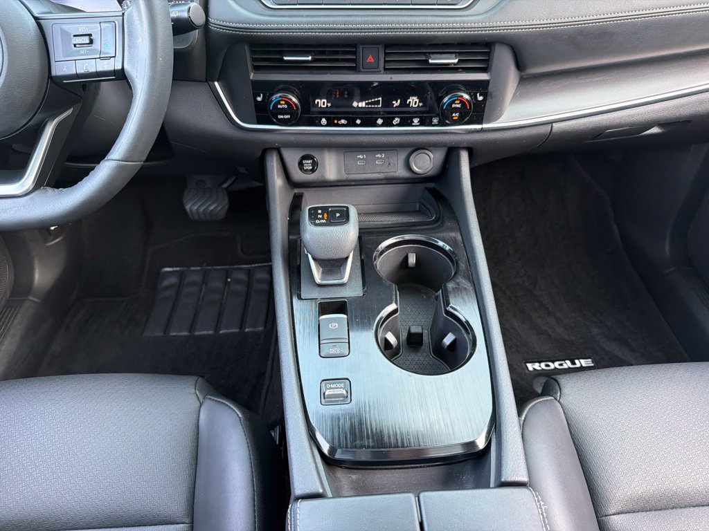 Used 2024 Nissan Rogue SV w/ SV Premium Package FWD image 26