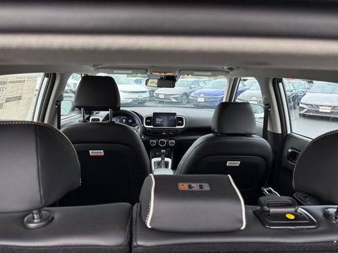 Certified 2025 Hyundai Venue Limited image 23
