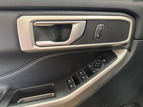 Used 2023 Ford Explorer XLT w/ Equipment Group 202A image 19