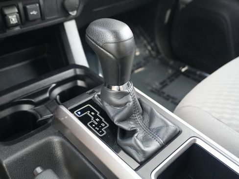 Used 2021 Toyota Tacoma SR5 AWD/4WD image 34