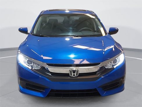 Used 2018 Honda Civic EX image 2