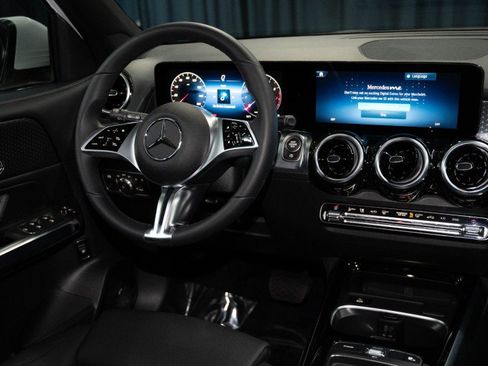 Used 2026 Mercedes-Benz GLB 250 image 17