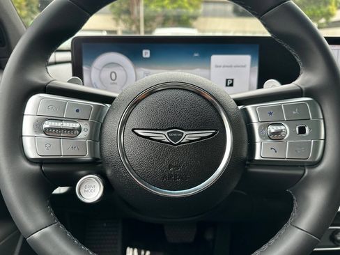 Used 2025 Genesis GV60 Advanced AWD/4WD image 28