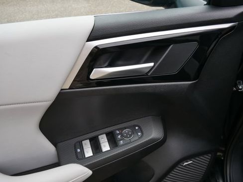 Used 2025 Mitsubishi Outlander SE AWD/4WD image 15