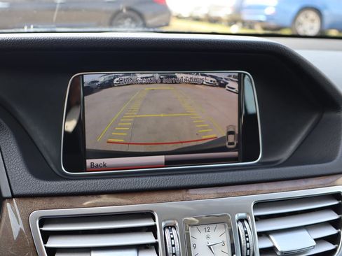 Used 2014 Mercedes-Benz E 250 BlueTEC Sedan image 28