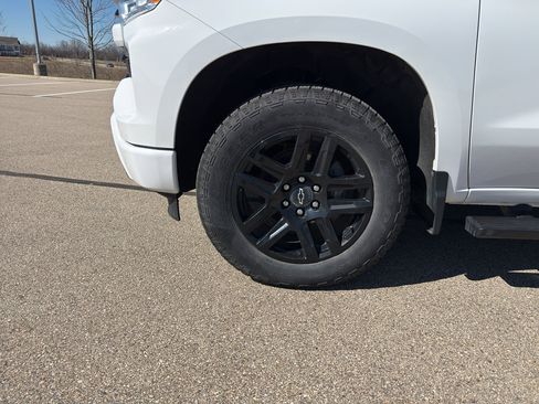 Used 2024 Chevrolet Silverado 1500 RST w/ Z71 Off-Road Package image 11