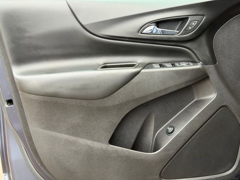 Used 2018 Chevrolet Equinox LT image 24