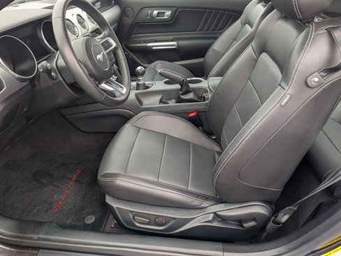 Used 2022 Ford Mustang GT Premium image 3