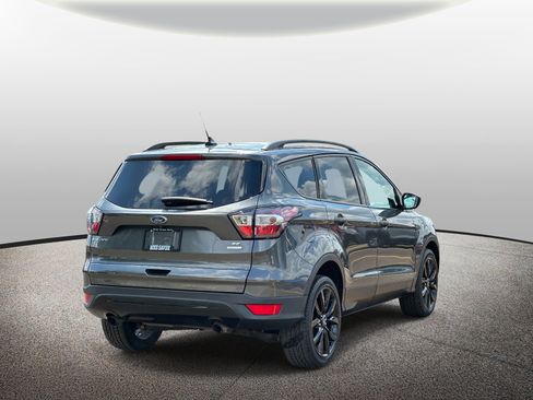 Used 2018 Ford Escape SE w/ SE Sport Appearance Package AWD/4WD image 4