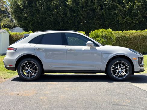 New 2026 Porsche Macan AWD/4WD image 9