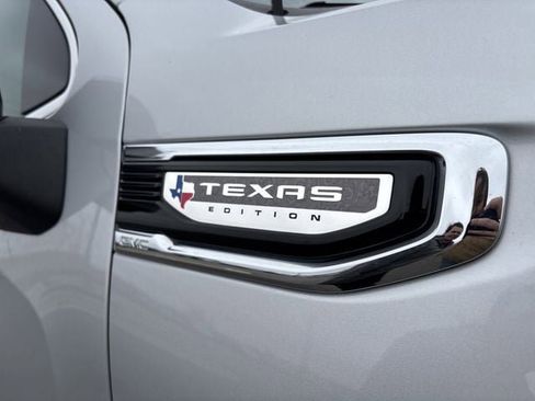 Used 2020 GMC Sierra 1500 SLT image 30