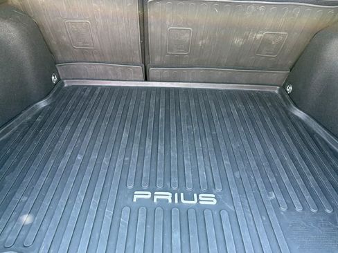 Used 2021 Toyota Prius LE AWD/4WD image 17
